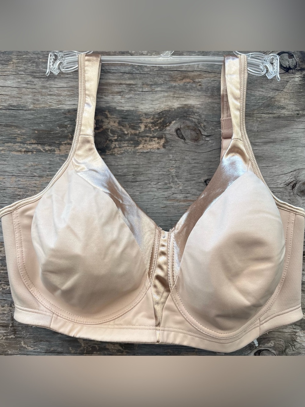 Bra Silky Soft Smoothing  Breathable Comfort Playtex Size 38DD Color Nude